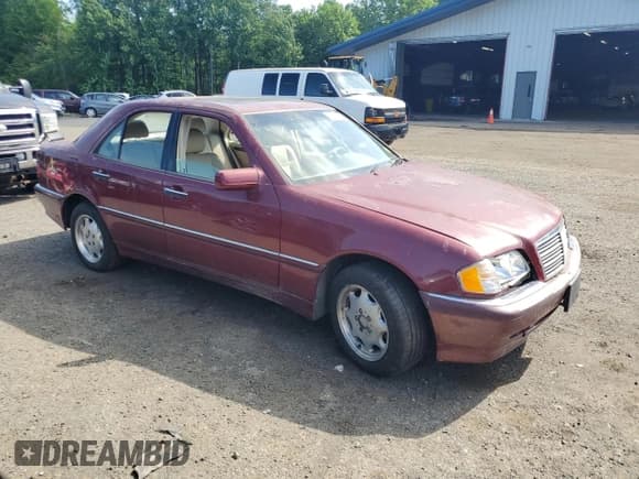 ✅ 1999 Mercedes-Benz C 230/260/280/320 • VIN: WDBHA24G3XA698190 • Lot: 61717535. Wystawiony na Copart z przebiegiem 98 449 mil. Bezpłatny archiwum sprzedaży aukcyjnych z USA i szczegółowy raport historii pojazdu na DreamBid. Zdjęcie 4.