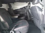 ✅ 2023 Ford Expedition Limited • VIN: 1FMJU2A88PEA28307 • Lot: 42976865. Wystawiony na IAAI z przebiegiem 44 970 mil. Bezpłatny archiwum sprzedaży aukcyjnych z USA i szczegółowy raport historii pojazdu na DreamBid. Zdjęcie 8.