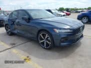 ✅ 2024 Volvo S60 Core Dark Theme • VIN: 7JRL12FK9RG327436 • Lot: 41898048. Wystawiony na IAAI z przebiegiem 13 282 mil. Bezpłatny archiwum sprzedaży aukcyjnych z USA i szczegółowy raport historii pojazdu na DreamBid. Zdjęcie 1.