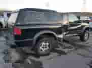 2001 Chevrolet S-10 LS ZR2 с VIN 1GCCT19W718161384, выставлен на аукционе Copart как лот 84834104 с пробегом 288 874 миль миль и Списание • Salvage title. История ставок и продаж доступна на DreamBid. Изображение 3.