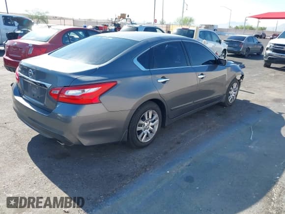 ✅ 2017 Nissan Altima SR • VIN: 1N4AL3AP3HN364510 • Lot: 42974704. Listed on IAAI with 72,958 mi. Free auction sales archive from the USA and detailed vehicle history report at DreamBid. Image 4.