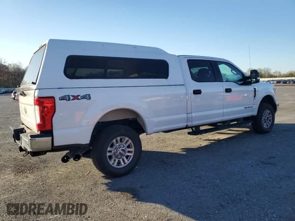 ✅ 2017 Ford F-350 XL • VIN: 1FT8W3BT5HEF04956 • Lot: 87462825. Wystawiony na Copart z przebiegiem 170 413 mil. Bezpłatny archiwum sprzedaży aukcyjnych z USA i szczegółowy raport historii pojazdu na DreamBid. Zdjęcie 3.
