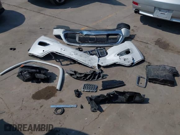 ✅ 2017 Jeep Grand Cherokee Overland • VIN: 1C4RJFCG1HC836961 • Lot: 43054609. Listed on IAAI with 133,975 mi. Free auction sales archive from the USA and detailed vehicle history report at DreamBid. Image 12.