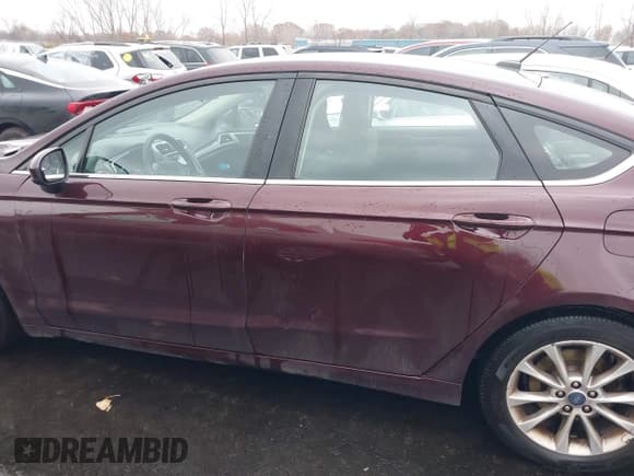 ✅ 2017 Ford Fusion SE • VIN: 3FA6P0H75HR109157 • Лот: 43726320. Опубликован ранее на IAAI с пробегом 235 486 миль. Бесплатный доступ к архиву аукционных продаж из США и подробный отчёт об истории автомобиля на DreamBid. Изображение 14.