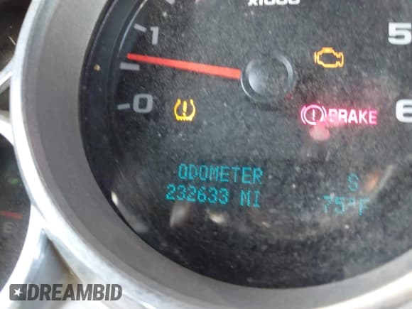 ✅ 2010 Chevrolet Silverado 2500HD LT • VIN: 1GC5KXBG8AZ235942 • Lot: 43633642. Wystawiony na IAAI z przebiegiem 232 633 mil. Bezpłatny archiwum sprzedaży aukcyjnych z USA i szczegółowy raport historii pojazdu na DreamBid. Zdjęcie 15.