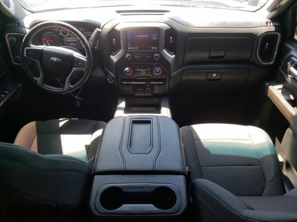 ✅ 2020 Chevrolet Silverado 1500 LT Trail Boss • VIN: 1GCPYFED2LZ364328 • Lot: 50989854. Wystawiony na Copart z przebiegiem 32 495 mil. Bezpłatny archiwum sprzedaży aukcyjnych z USA i szczegółowy raport historii pojazdu na DreamBid. Zdjęcie 8.