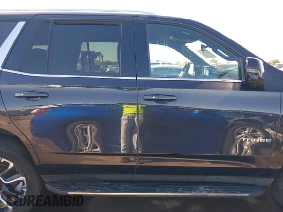 ✅ 2022 Chevrolet Tahoe LT • VIN: 1GNSKNKD3NR270995 • Lot: 43545874. Listed on IAAI with 111,505 mi. Free auction sales archive from the USA and detailed vehicle history report at DreamBid. Image 14.