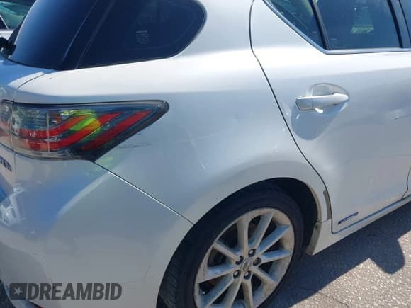 ✅ 2012 Lexus CT 200h Premium • VIN: JTHKD5BH7C2086640 • Lot: 43419844. Wystawiony na IAAI z przebiegiem 197 416 mil. Bezpłatny archiwum sprzedaży aukcyjnych z USA i szczegółowy raport historii pojazdu na DreamBid. Zdjęcie 6.