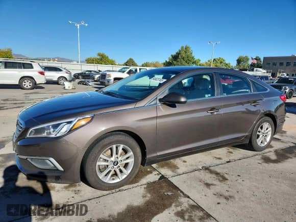 ✅ 2016 Hyundai Sonata 2.4L • VIN: 5NPE24AF7GH371552 • Lot: 84923165. Wystawiony na Copart z przebiegiem 127 767 mil mil. Skorzystaj z bezpłatnego archiwum sprzedaży aukcyjnych z USA i zobacz szczegółowy raport historii pojazdu na DreamBid. Zdjęcie 1.