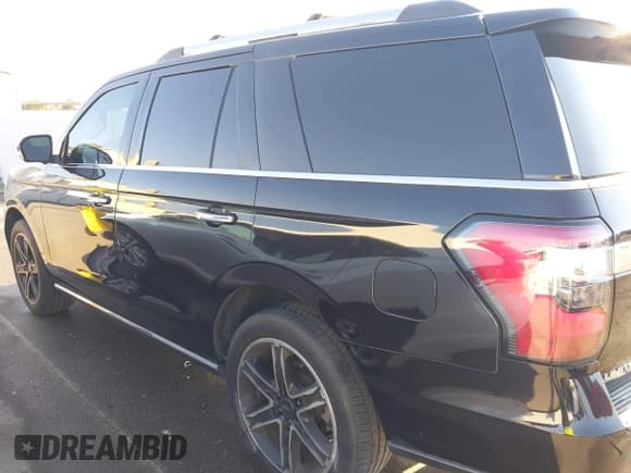 ✅ 2019 Ford Expedition Limited • VIN: 1FMJU2AT0KEA10915 • Lot: 43561785. Listed on IAAI with 70,961 mi. Free auction sales archive from the USA and detailed vehicle history report at DreamBid. Image 15.