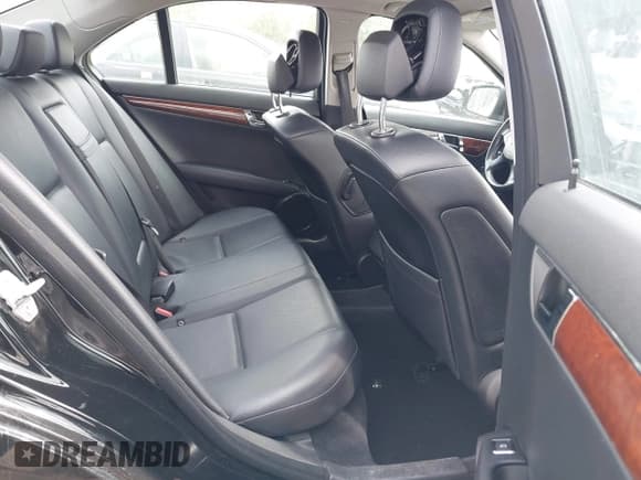 ✅ 2008 Mercedes-Benz C 300 Sport • VIN: WDDGF54X68F018051 • Лот: 42769976. Опубликован ранее на IAAI с пробегом 142 485 миль. Бесплатный доступ к архиву аукционных продаж из США и подробный отчёт об истории автомобиля на DreamBid. Изображение 8.