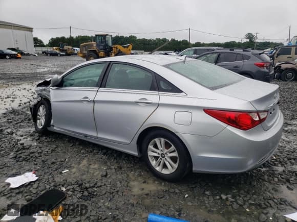 ✅ 2011 Hyundai Sonata GLS • VIN: 5NPEB4AC0BH268570 • Lot: 66740874. Listed on Copart with 151,585 mi. Free auction sales archive from the USA and detailed vehicle history report at DreamBid. Image 2.