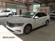 ✅ 2020 Volkswagen Jetta S • VIN: 3VWCB7BU0LM075828 • Lot: 42752408. Wystawiony na IAAI z przebiegiem 116 012 mil. Bezpłatny archiwum sprzedaży aukcyjnych z USA i szczegółowy raport historii pojazdu na DreamBid. Zdjęcie 2.