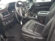 ✅ 2022 Chevrolet Suburban LT • VIN: 1GNSCCKDXNR113725 • Lot: 75954304. Wystawiony na Copart z przebiegiem 43 567 mil. Bezpłatny archiwum sprzedaży aukcyjnych z USA i szczegółowy raport historii pojazdu na DreamBid. Zdjęcie 7.