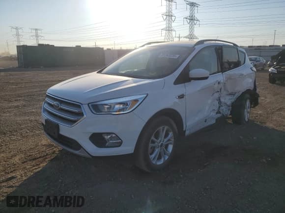 ✅ 2018 Ford Escape SE • VIN: 1FMCU9GD4JUB59107 • Lot: 91353235. Wystawiony na Copart z przebiegiem 43 529 mil. Bezpłatny archiwum sprzedaży aukcyjnych z USA i szczegółowy raport historii pojazdu na DreamBid. Zdjęcie 1.