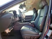 ✅ 2024 Mazda 3 S Preferred • VIN: 3MZBPACM2RM412484 • Lot: 56912155. Wystawiony na Copart z przebiegiem 6 356 mil. Bezpłatny archiwum sprzedaży aukcyjnych z USA i szczegółowy raport historii pojazdu na DreamBid. Zdjęcie 7.