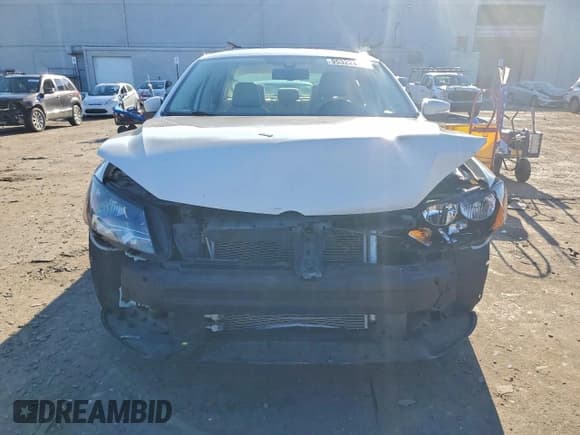 ✅ 2014 Volkswagen Passat SE • VIN: 1VWBN7A30EC058902 • Lot: 95322875. Listed on Copart with 70,409 mi. Free auction sales archive from the USA and detailed vehicle history report at DreamBid. Image 5.