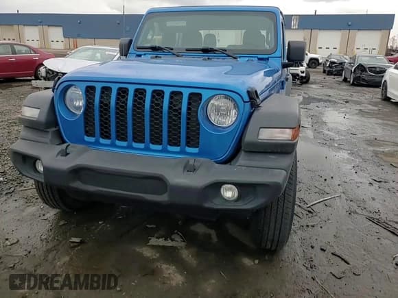 ✅ 2022 Jeep Gladiator Sport • VIN: 1C6HJTAG7NL100980 • Лот: 90792205. Опубликован ранее на Copart с пробегом 27 819 миль. Бесплатный доступ к архиву аукционных продаж из США и подробный отчёт об истории автомобиля на DreamBid. Изображение 13.