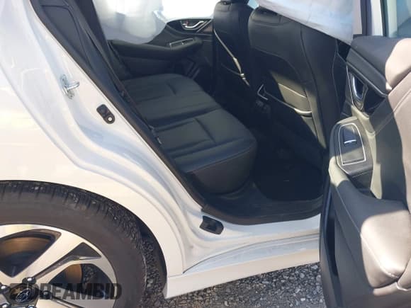 ✅ 2022 Subaru Legacy Limited • VIN: 4S3BWAN65N3022236 • Lot: 43653552. Listed on IAAI with 11,153 mi. Free auction sales archive from the USA and detailed vehicle history report at DreamBid. Image 8.