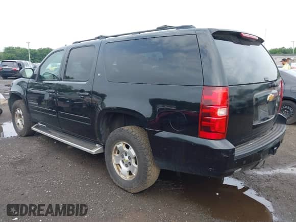 2014 Chevrolet Suburban LT z VIN 1GNSKJE74ER122546, wystawiony jako IAAI lot #42641722 z przebiegiem 435 000 mil mil oraz . Historia ofert i sprzedaży dostępna na DreamBid. Obrazek 18.