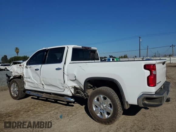 ✅ 2020 Chevrolet Silverado 2500HD LTZ • VIN: 1GC4YPEY6LF324105 • Lot: 87307645. Listed on Copart with 102,933 mi. Free auction sales archive from the USA and detailed vehicle history report at DreamBid. Image 2.