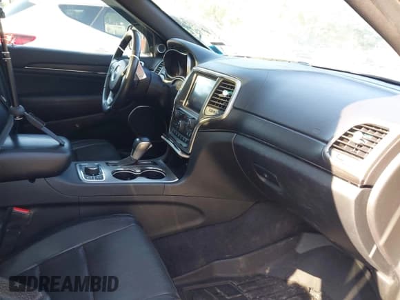 ✅ 2018 Jeep Grand Cherokee High Altitude • VIN: 1C4RJFCG4JC120724 • Лот: 42616337. Опубликован ранее на IAAI с пробегом 140 832 миль. Бесплатный доступ к архиву аукционных продаж из США и подробный отчёт об истории автомобиля на DreamBid. Изображение 5.