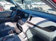 ✅ 2017 Toyota Sienna XLE Auto Access Seat • VIN: 5TDYZ3DC3HS863253 • Лот: 43040685. Опубликован ранее на IAAI с пробегом 132 734 миль. Бесплатный доступ к архиву аукционных продаж из США и подробный отчёт об истории автомобиля на DreamBid. Изображение 5.