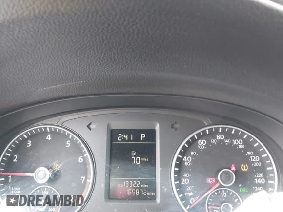 ✅ 2015 Volkswagen Passat Limited Edition • VIN: 1VWAT7A38FC035077 • Lot: 42123881. Listed on IAAI with 169,873 mi. Free auction sales archive from the USA and detailed vehicle history report at DreamBid. Image 7.