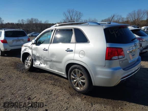 ✅ 2012 Kia Sorento SX • VIN: 5XYKWDA29CG219715 • Lot: 43613966. Listed on IAAI with 244,949 mi. Free auction sales archive from the USA and detailed vehicle history report at DreamBid. Image 3.