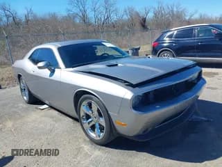 ✅ 2014 Dodge Challenger SXT • VIN: 2C3CDYAG9EH302955 • Lot: 41662011. Wystawiony na IAAI z przebiegiem 133 238 mil. Bezpłatny archiwum sprzedaży aukcyjnych z USA i szczegółowy raport historii pojazdu na DreamBid. Zdjęcie 1.