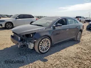 ✅ 2015 Buick LaCrosse Premium II • VIN: 1G4GF5G39FF151379 • Lot: 82279945. Wystawiony na Copart z przebiegiem 47 750 mil. Bezpłatny archiwum sprzedaży aukcyjnych z USA i szczegółowy raport historii pojazdu na DreamBid. Zdjęcie 1.