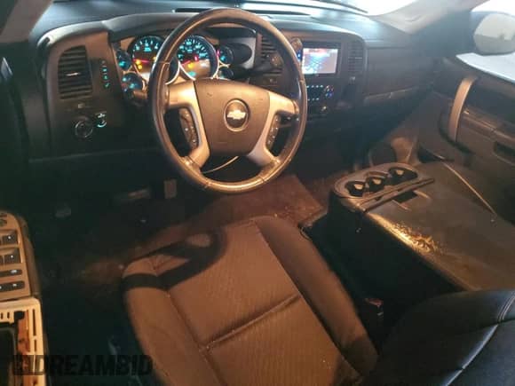 2010 Chevrolet Silverado 1500 LT with VIN 1GCSKSE34AZ160056, listed as a Copart auction lot 85420705 with 196,284 mi miles and Salvage title. Bid and sale history available at DreamBid. Image 8.