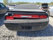 ✅ 2010 Dodge Challenger SE • VIN: 2B3CJ4DV1AH104213 • Lot: 72182844. Wystawiony na Copart z przebiegiem Nie podano. Bezpłatny archiwum sprzedaży aukcyjnych z USA i szczegółowy raport historii pojazdu na DreamBid. Zdjęcie 6.