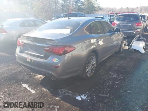 ✅ 2016 Infiniti Q70 • VIN: JN1BY1AR8GM271060 • Lot: 41420795. Wystawiony na IAAI z przebiegiem 34 077 mil. Bezpłatny archiwum sprzedaży aukcyjnych z USA i szczegółowy raport historii pojazdu na DreamBid. Zdjęcie 4.