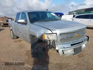 2012 Chevrolet Silverado 1500 LT z VIN 3GCPCSE07CG210816, wystawiony jako IAAI lot #42707766 z przebiegiem 121 381 mil mil oraz . Historia ofert i sprzedaży dostępna na DreamBid. Obrazek 1.