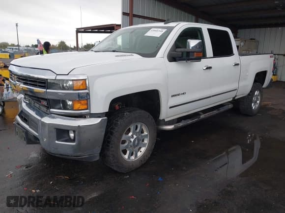 ✅ 2016 Chevrolet Silverado 2500HD LTZ • VIN: 1GC1KWE85GF271742 • Лот: 43666548. Опубликован ранее на IAAI с пробегом 241 053 миль. Бесплатный доступ к архиву аукционных продаж из США и подробный отчёт об истории автомобиля на DreamBid. Изображение 2.