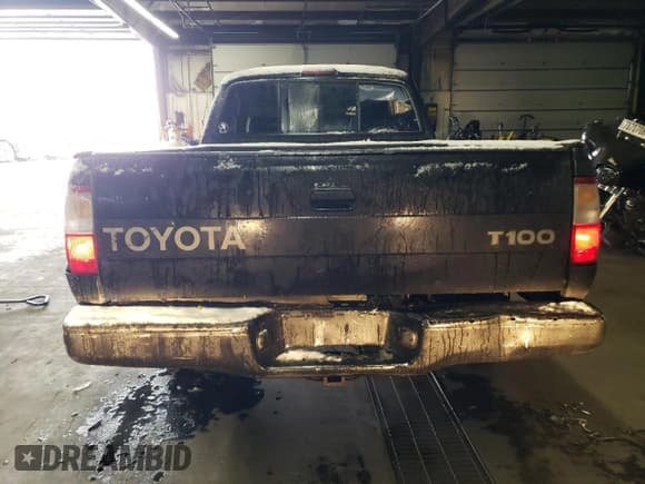 ✅ 1997 Toyota T100 DX • VIN: JT4TN12D9V0037463 • Лот: 82999894. Опубликован ранее на Copart с пробегом 180 283 миль. Бесплатный доступ к архиву аукционных продаж из США и подробный отчёт об истории автомобиля на DreamBid. Изображение 6.