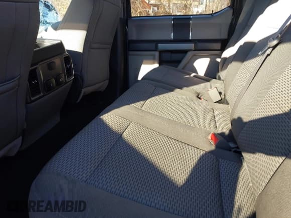 ✅ 2018 Ford F-250 XLT • VIN: 1FT7W2B68JEB24628 • Lot: 43856366. Wystawiony na IAAI z przebiegiem 95 061 mil. Bezpłatny archiwum sprzedaży aukcyjnych z USA i szczegółowy raport historii pojazdu na DreamBid. Zdjęcie 8.