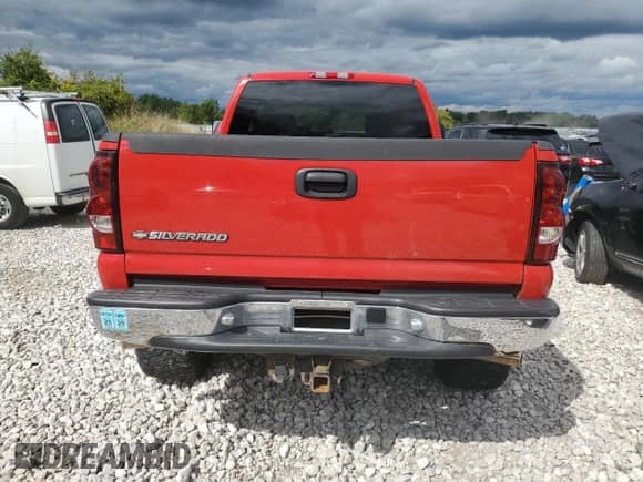 2006 Chevrolet Silverado 2500HD LT1 с VIN 1GCHK29U46E165589, выставлен на аукционе Copart как лот 70109875 с пробегом 203 174 миль миль и Чистый • Clean title. История ставок и продаж доступна на DreamBid. Изображение 6.
