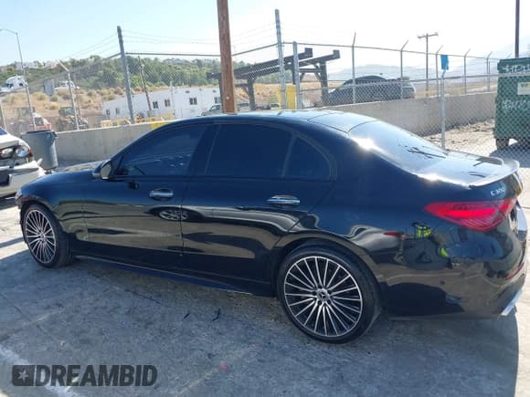 ✅ 2024 Mercedes-Benz C 300 • VIN: W1KAF4GB1RR200448 • Лот: 42979707. Опубликован ранее на IAAI с пробегом 17 599 миль. Бесплатный доступ к архиву аукционных продаж из США и подробный отчёт об истории автомобиля на DreamBid. Изображение 15.