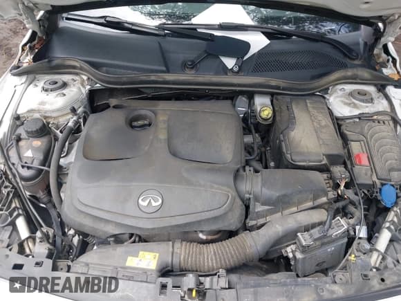 ✅ 2018 Infiniti QX30 Premium • VIN: SJKCH5CR0JA056185 • Lot: 42759077. Wystawiony na IAAI z przebiegiem 100 163 mil. Bezpłatny archiwum sprzedaży aukcyjnych z USA i szczegółowy raport historii pojazdu na DreamBid. Zdjęcie 10.