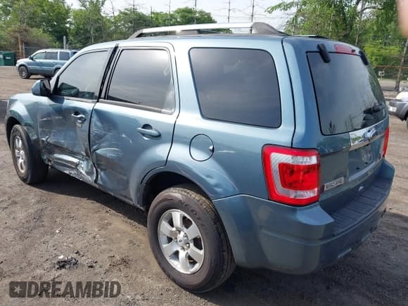 ✅ 2011 Ford Escape Hybrid • VIN: 1FMCU4K38BKC60181 • Lot: 42330726. Wystawiony na IAAI z przebiegiem 209 390 mil. Bezpłatny archiwum sprzedaży aukcyjnych z USA i szczegółowy raport historii pojazdu na DreamBid. Zdjęcie 3.