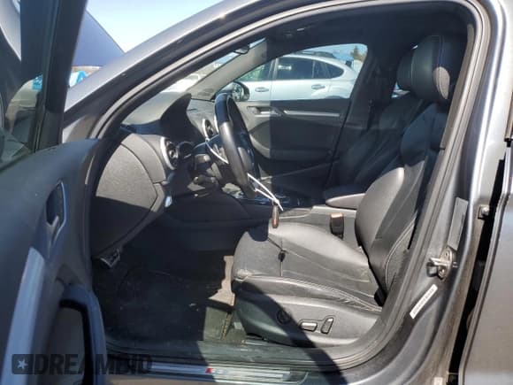 ✅ 2015 Audi S3 Premium Plus • VIN: WAUBFGFF5F1087261 • Lot: 45241803. Wystawiony na Copart z przebiegiem 99 559 mil. Bezpłatny archiwum sprzedaży aukcyjnych z USA i szczegółowy raport historii pojazdu na DreamBid. Zdjęcie 7.