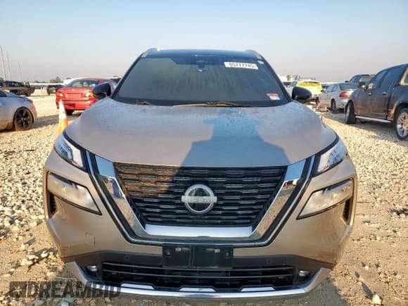 ✅ 2022 Nissan Rogue Platinum • VIN: JN8BT3DC2NW119229 • Lot: 65777745. Wystawiony na Copart z przebiegiem 41 233 mil. Bezpłatny archiwum sprzedaży aukcyjnych z USA i szczegółowy raport historii pojazdu na DreamBid. Zdjęcie 5.