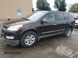 2009 Chevrolet Traverse LS z VIN 1GNEV13D09S166300, wystawiony jako Copart lot #81722235 z przebiegiem 104 140 mil mil oraz Szkoda całkowita • Salvage title. Historia ofert i sprzedaży dostępna na DreamBid. Obrazek 1.