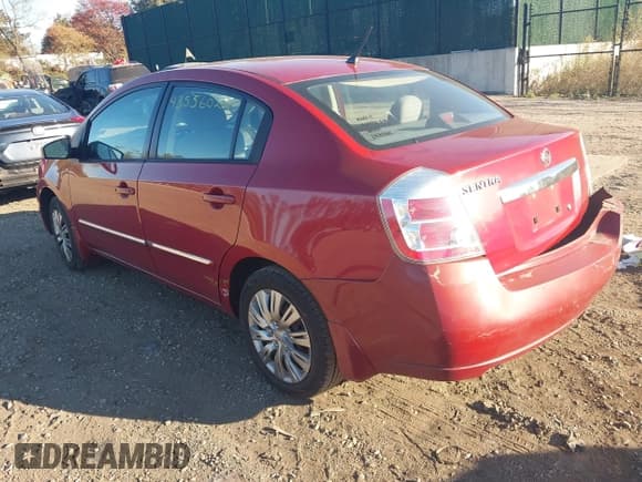 ✅ 2010 Nissan Sentra SR • VIN: 3N1AB6AP3AL714032 • Lot: 43556025. Listed on IAAI with 180,000 mi. Free auction sales archive from the USA and detailed vehicle history report at DreamBid. Image 3.