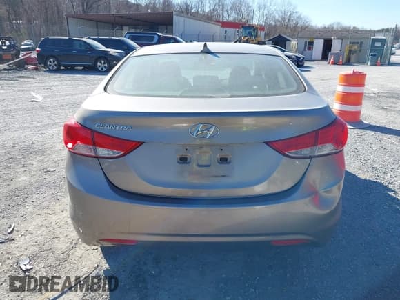 ✅ 2013 Hyundai Elantra GLS • VIN: 5NPDH4AE8DH305122 • Lot: 43686190. Listed on IAAI with 93,606 mi. Free auction sales archive from the USA and detailed vehicle history report at DreamBid. Image 16.