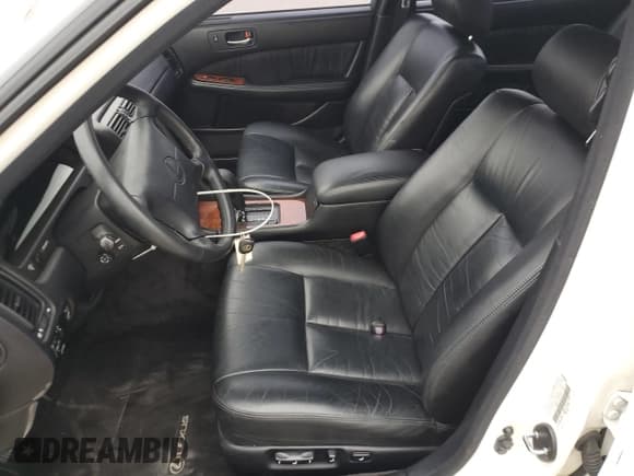 ✅ 1993 Lexus LS • VIN: JT8UF11E1P0150532 • Lot: 79537634. Wystawiony na Copart z przebiegiem 80 100 mil. Bezpłatny archiwum sprzedaży aukcyjnych z USA i szczegółowy raport historii pojazdu na DreamBid. Zdjęcie 7.