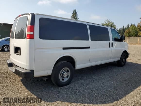 ✅ 2014 Chevrolet Express Cargo • VIN: 1GCWGGCA2E1114957 • Lot: 70565725. Listed on Copart with 141,958 mi. Free auction sales archive from the USA and detailed vehicle history report at DreamBid. Image 3.