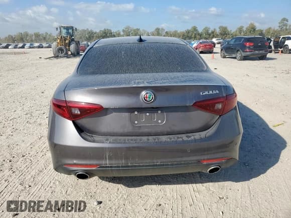 ✅ 2017 Alfa Romeo Giulia Ti • VIN: ZARFAECNXH7549323 • Лот: 92287995. Опубликован ранее на Copart с пробегом 88 534 миль. Бесплатный доступ к архиву аукционных продаж из США и подробный отчёт об истории автомобиля на DreamBid. Изображение 6.